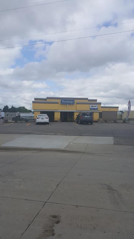 Travelodge By Wyndham Grand Forks Esterno foto