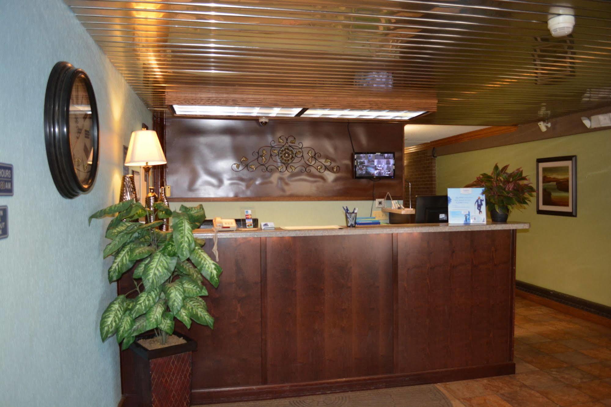 Travelodge By Wyndham Grand Forks Esterno foto