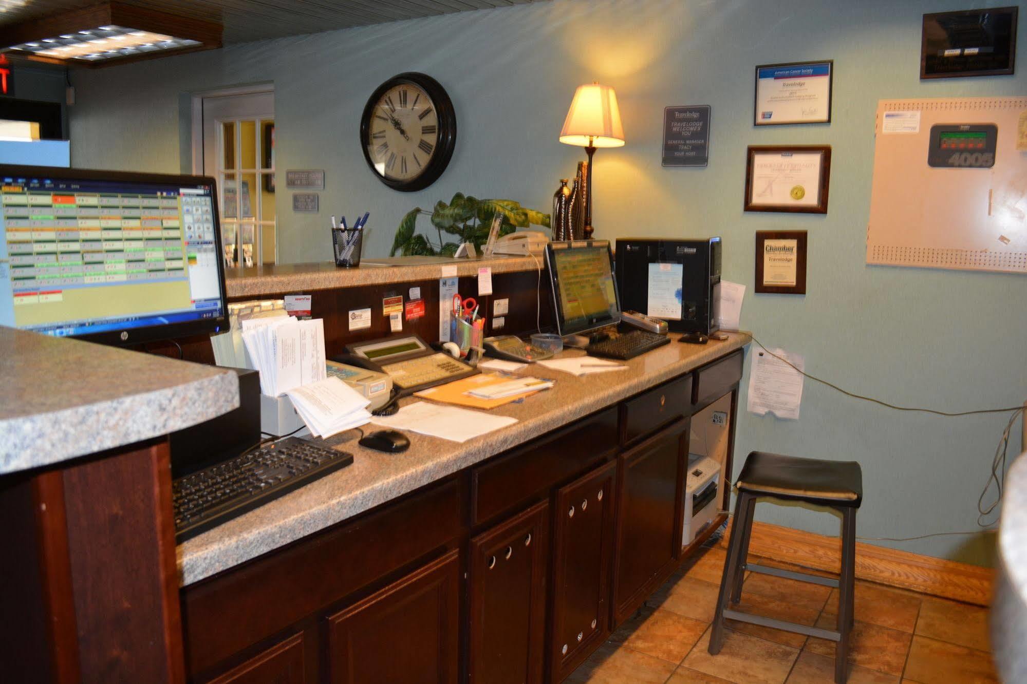 Travelodge By Wyndham Grand Forks Esterno foto