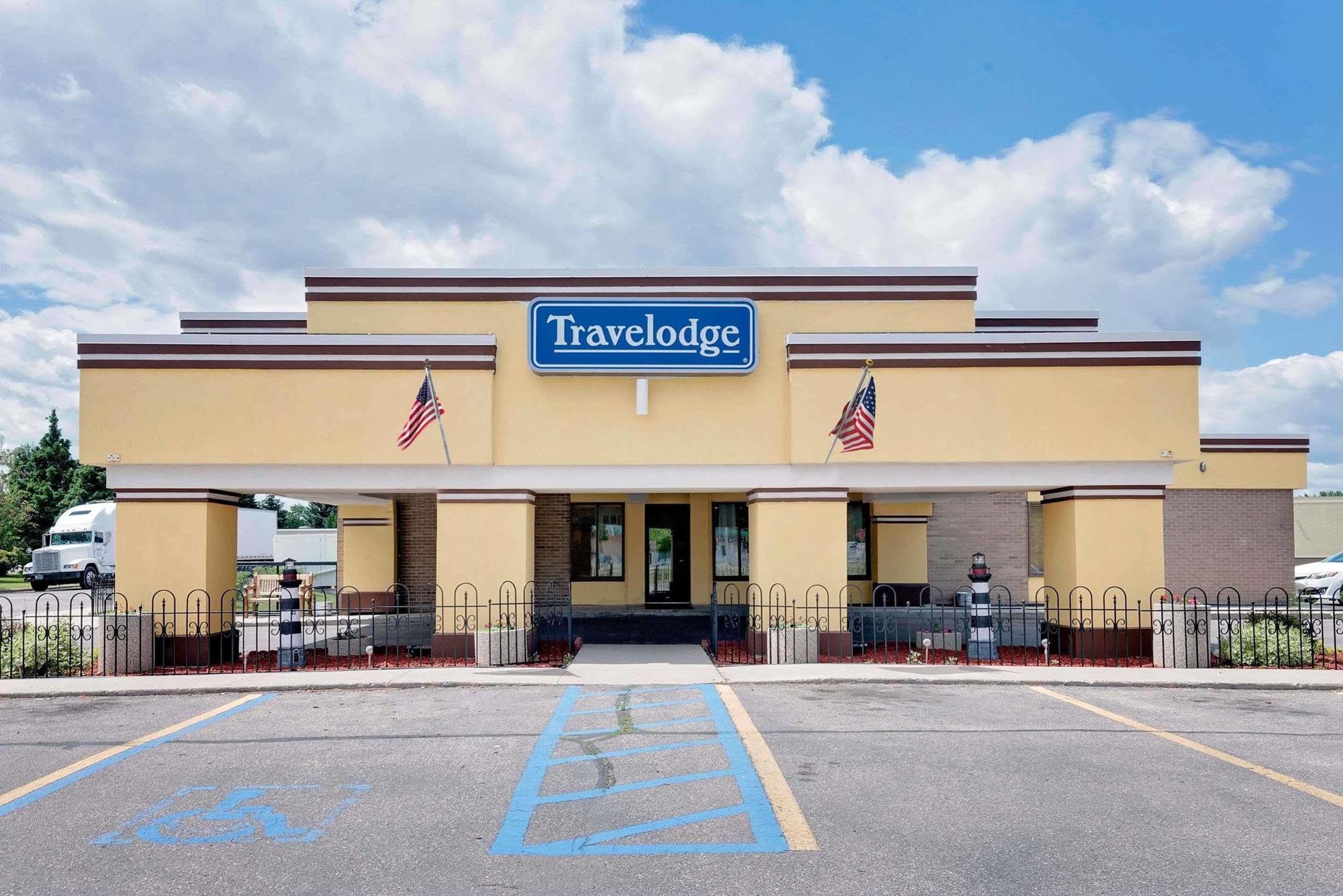 Travelodge By Wyndham Grand Forks Esterno foto
