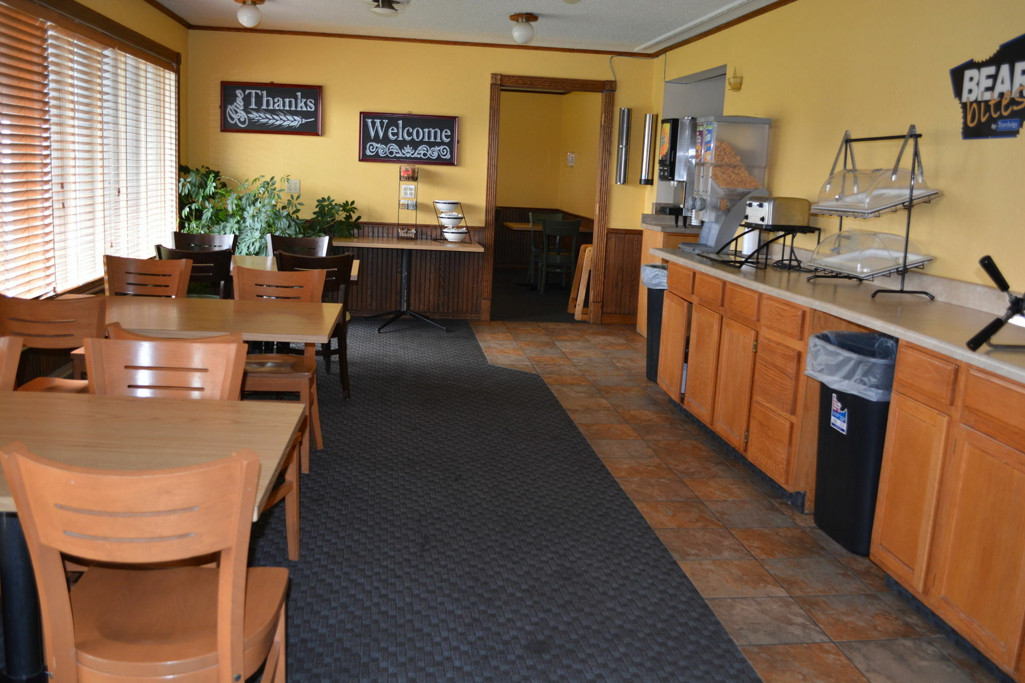 Travelodge By Wyndham Grand Forks Esterno foto
